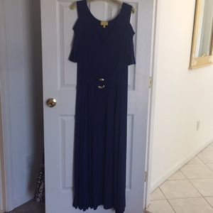 Ladies Cold Shoulder Maxi Dress
